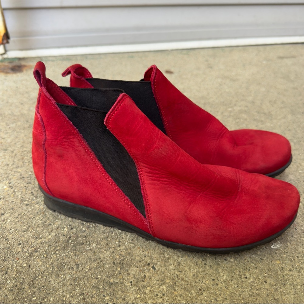 Arche LN Red nubuck leather Ankle Boots with Black Accents 38/7.5